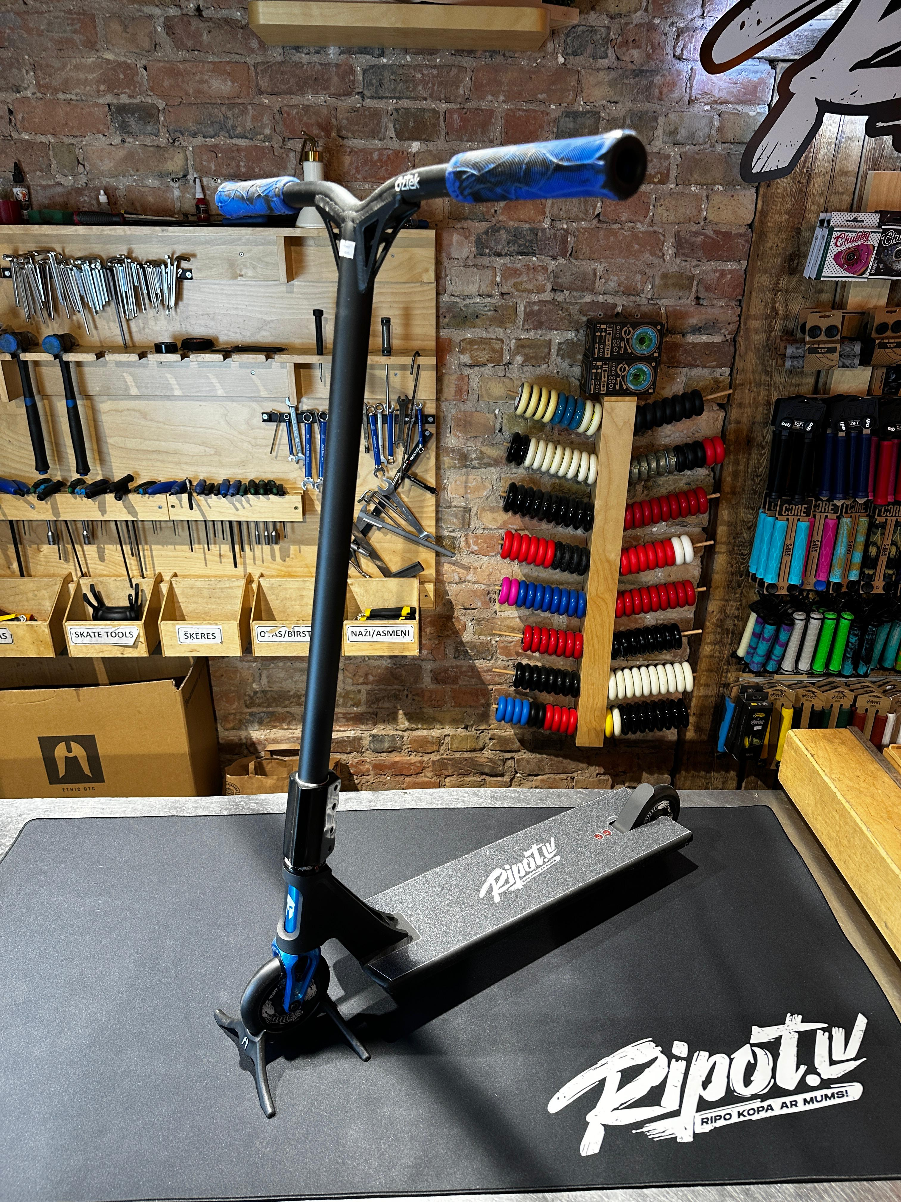 Aztek Custom Pro трюковый самокат